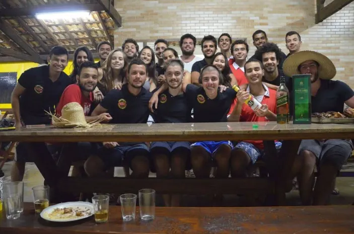 Moradores da República Santo Grau em 2015