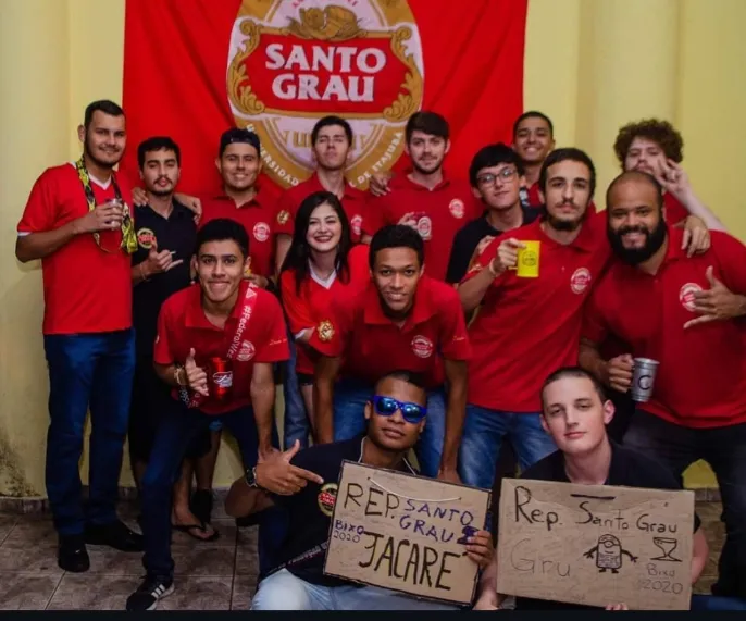 Moradores da República Santo Grau em 2020