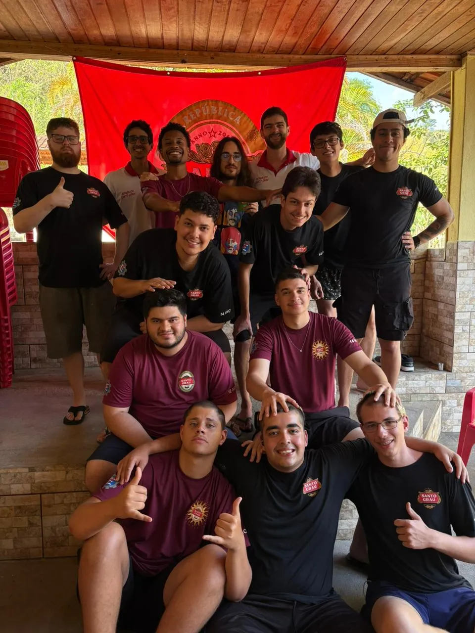 Moradores da República Santo Grau em 2025